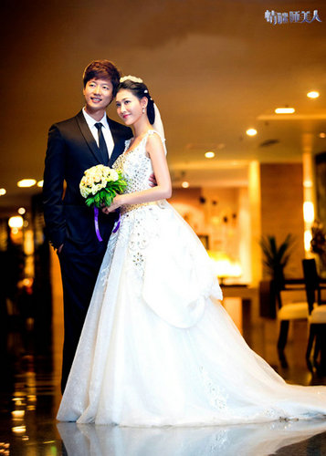 > 正文  由拉风娱乐出品,凌潇肃,李彩桦,江祖平等人领衔主演的都市