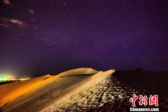 敦煌沙漠夜景图片