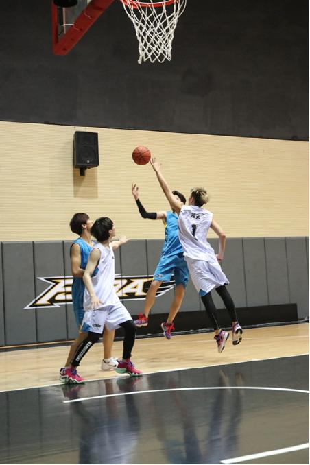 zerog组合二期生初披露篮球场上初露峥嵘