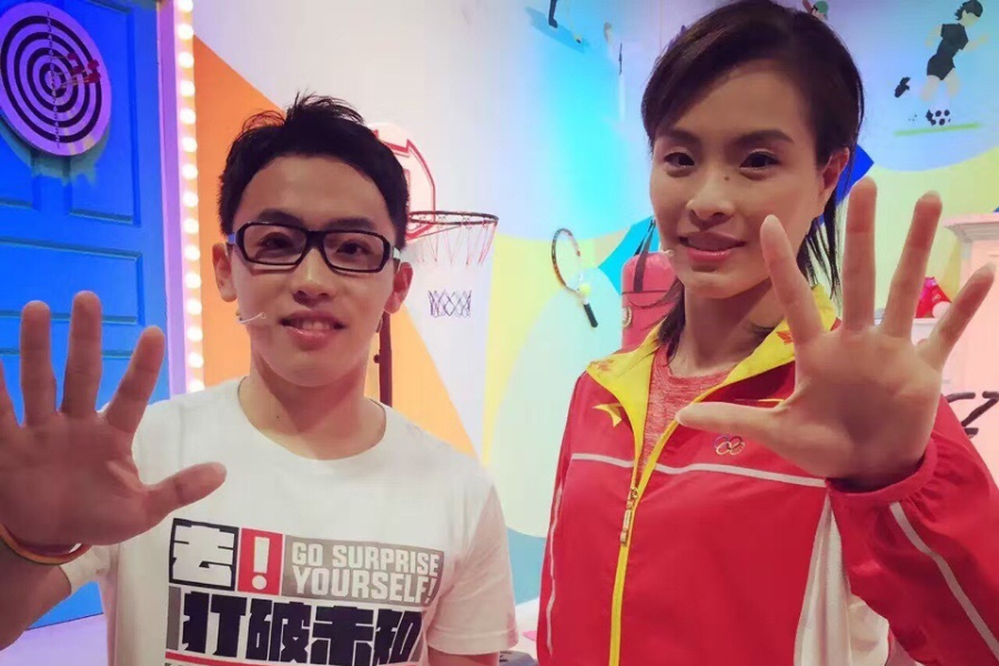 里约奥运会吴敏霞携手施廷懋夺得女子双人3米板的桂冠,拿下自己奥运