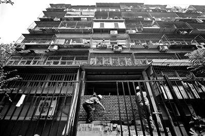 整治开墙打洞 20年底商顽疾终结战