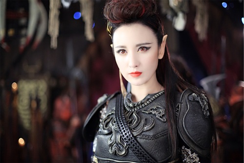 张萌幻城获赞神技派网友从头到脚都是戏