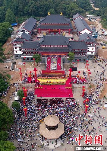 航拍"女众禅宗祖庭"江西九峰禅寺开光大典 再现盛唐佛风