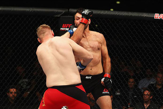 arlovski)或者其他任何一个选手都有可能临时顶替他挑战米欧奇(stipe