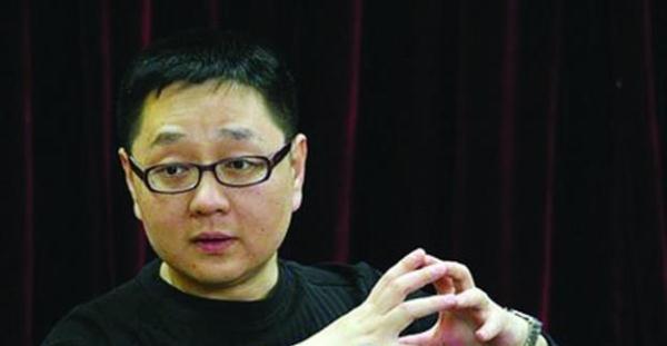 领导夹菜他转桌？揭秘央视名嘴张绍刚是如何被排挤掉的_手机凤凰网