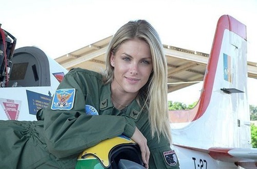 巴西空军女兵图片