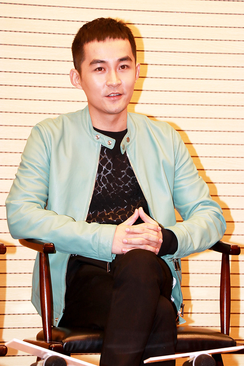 《红旗漫卷西风》将播 张粟会"飙"不会"撩"