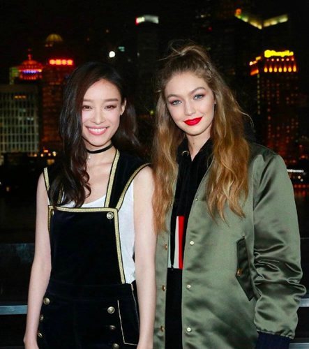 刘亦菲倪妮都被碾压女明星竟也有合影杀手