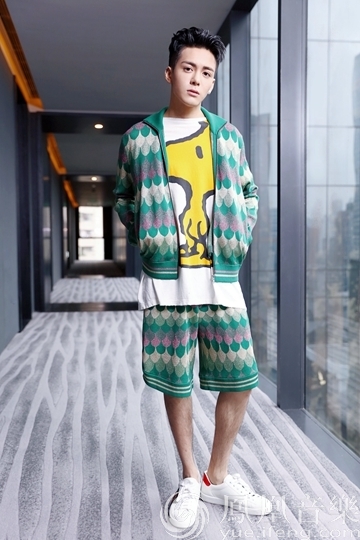 曾舜晞出席国际品牌活动成95后好品味担当