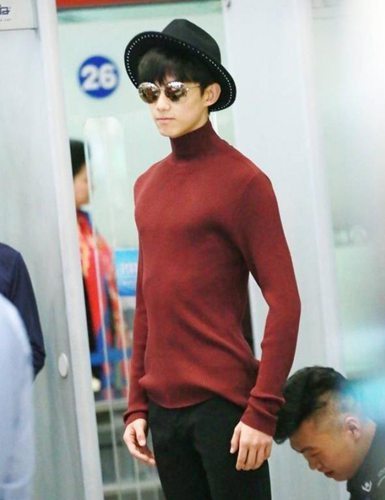 吴磊弟弟这胸肌得有c罩杯了吧