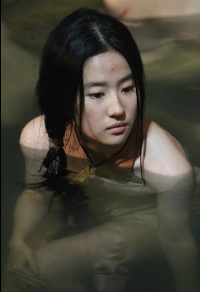 柳岩刘亦菲范冰冰女星香艳镜头不裸更美