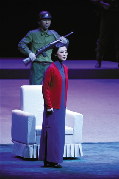 著名京剧程派表演艺术家,中国戏曲学院二级教授张火丁唱出了这首耳熟