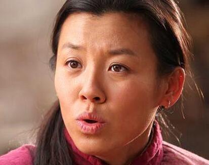 她一夜爆红成为影后24年不红30岁被迫去相亲