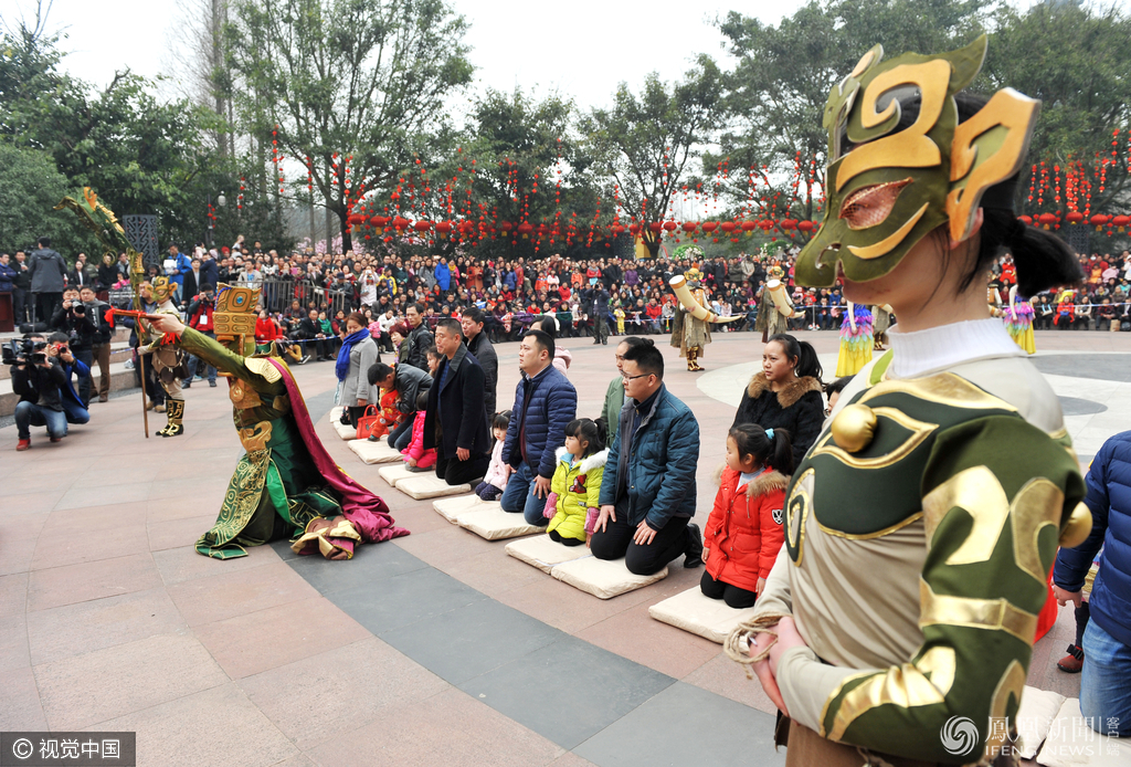 广汉保保节吸引20余万人一不小心就当爹