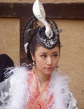 盘点狐狸精扮相的明星范冰冰妩媚迪丽热巴可爱