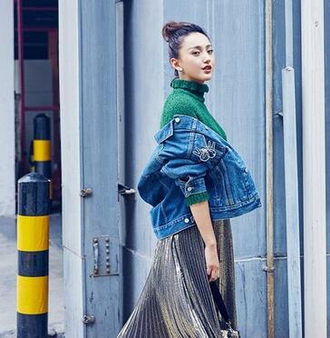 艾晓琪早春街拍首曝 率性时尚酷范十足