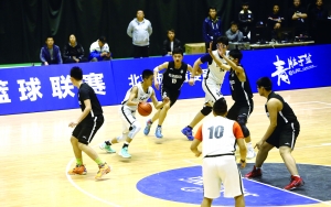 北京五中分校问鼎初中男篮联赛_手机凤凰网