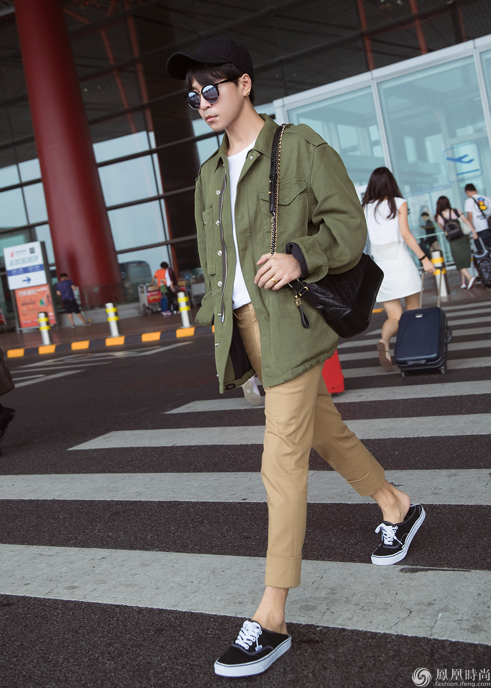 韩火火出发纽约时装周 机场look玩转初秋最时尚