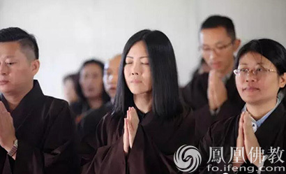 马来西亚著名音乐制作人梵呗歌者黄慧音参访九华山翠峰寺