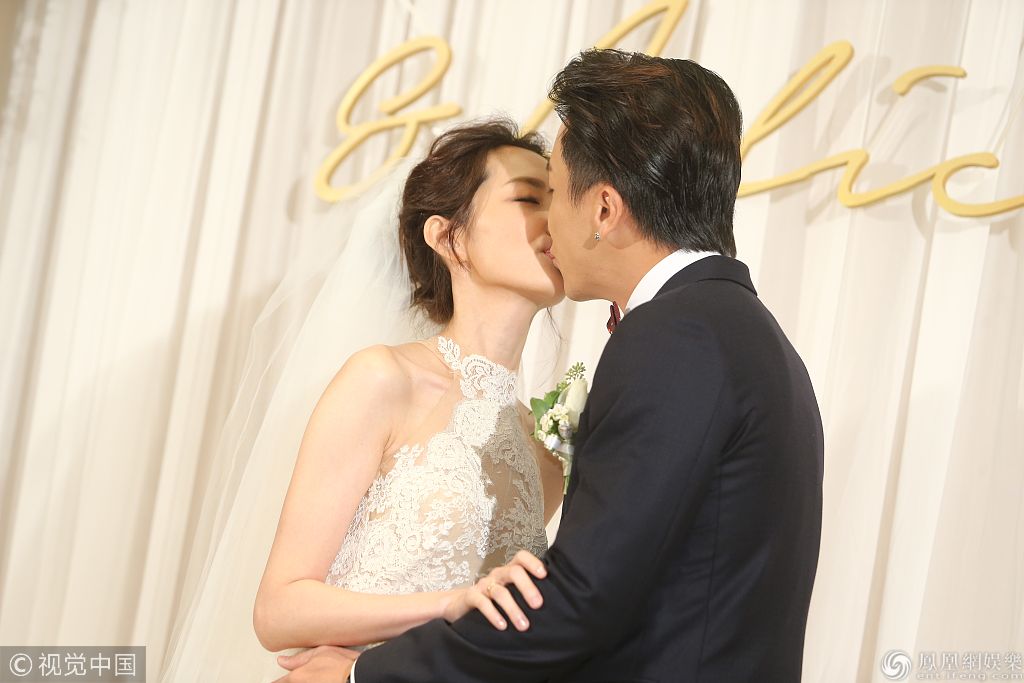 她18岁时曾离婚如今办婚宴热吻狂撒狗粮