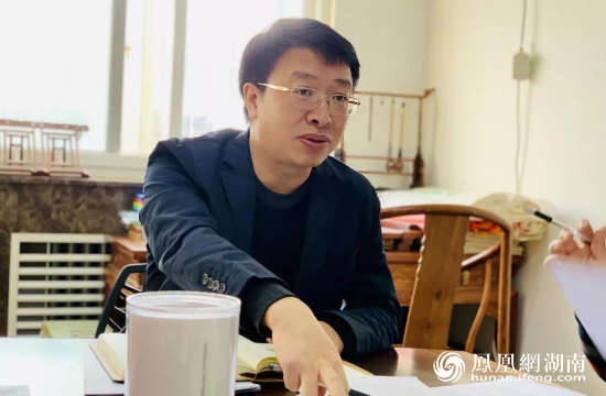 国学院网总编辑吴传胜,中华书局古联公司教育发展部主任王建,国学院网