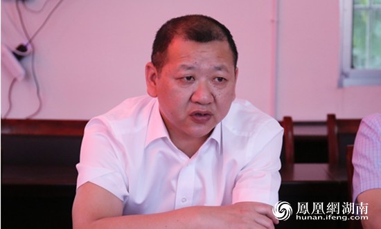 常德市副市长 市公安局长李忠深入扶贫点村指导工作