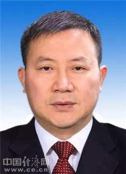 2016年11月-2016年12月,金湾区委书记,市航空产业园党委书记; 2016年