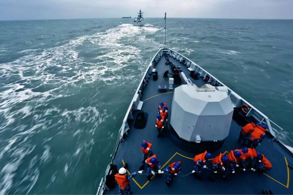 中国海军新型战舰在东海舰队亮相(组图)