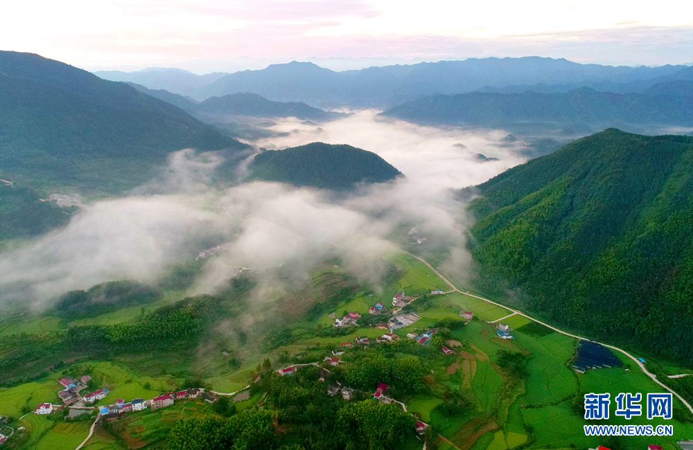 航拍镜头下的安徽旌德云乐云海景观.