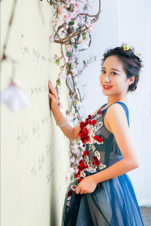 人气新歌手张驰多年默默努力一朝崭露头角