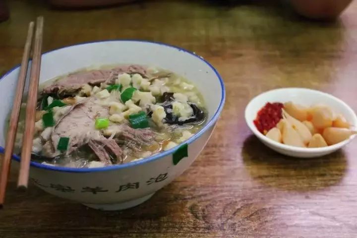 ▼羊肉泡饃08陶公子在此▼肉夾饃簡直不要太幸福或者來一份肉夾饃配