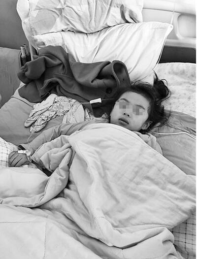 新乡一小姑娘突发高烧抽搐司机连闯红灯飞驰医院