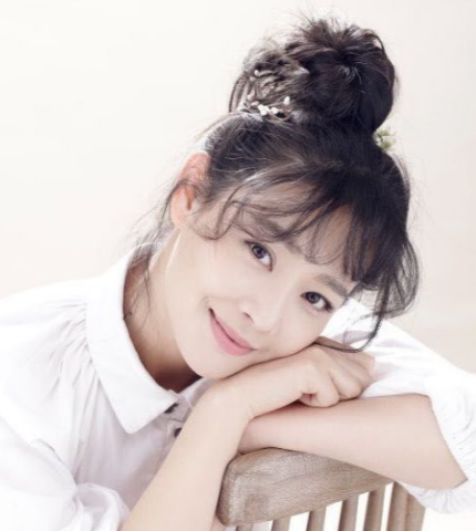 参演过的作品有:《金婚风雨情》,《夹边沟》,《小男人遇上大女人》