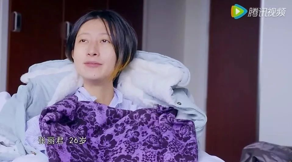 女明星生孩子全程直播网友看哭了我们都是母亲用命换来的