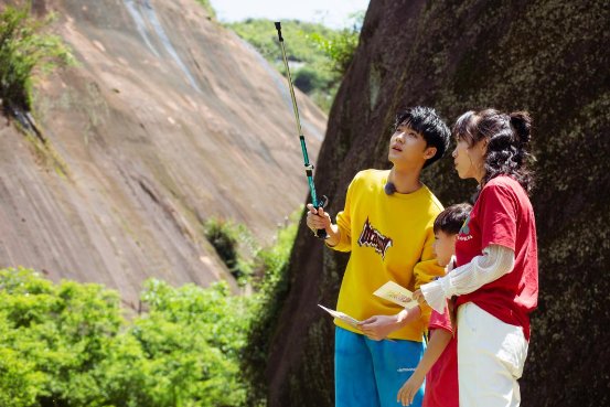 麦咭小厨青年演员陈子由飞跃险山意境菜惊叹出炉