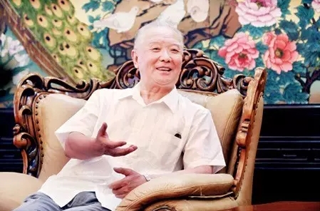 同黄在渔一样,曾任国防部外事办公室副主任的李东辉对家乡也充满"愧疚