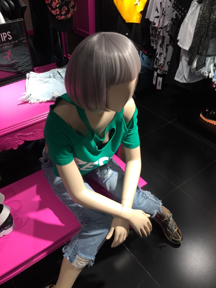 我什么都没看到,我还是个孩子!