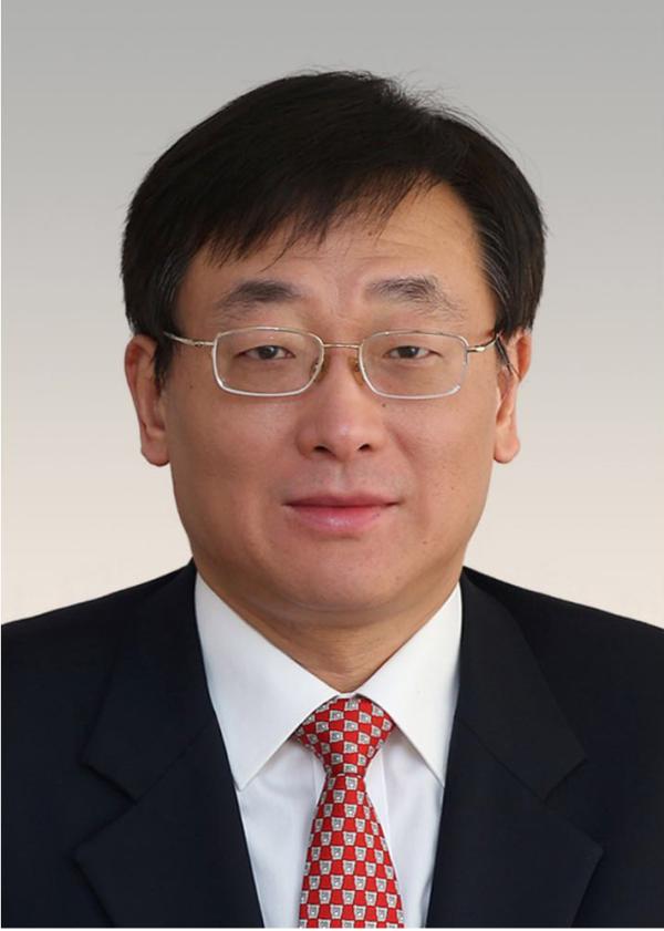 上海普陀区委副书记,代区长周敏浩当选区长