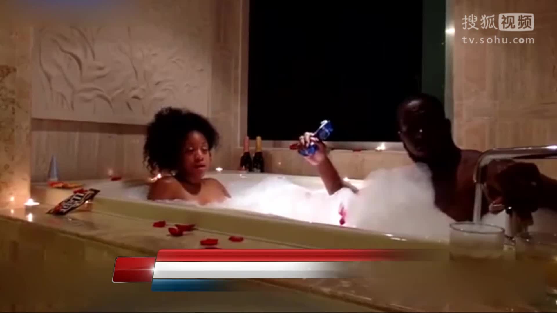 夫妻浪漫共洗泡泡浴没想到下一秒画面超惊悚