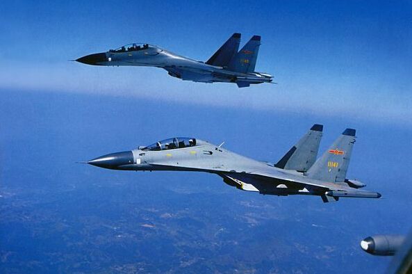 歼16正式服役:中国版苏30将成为我军核心