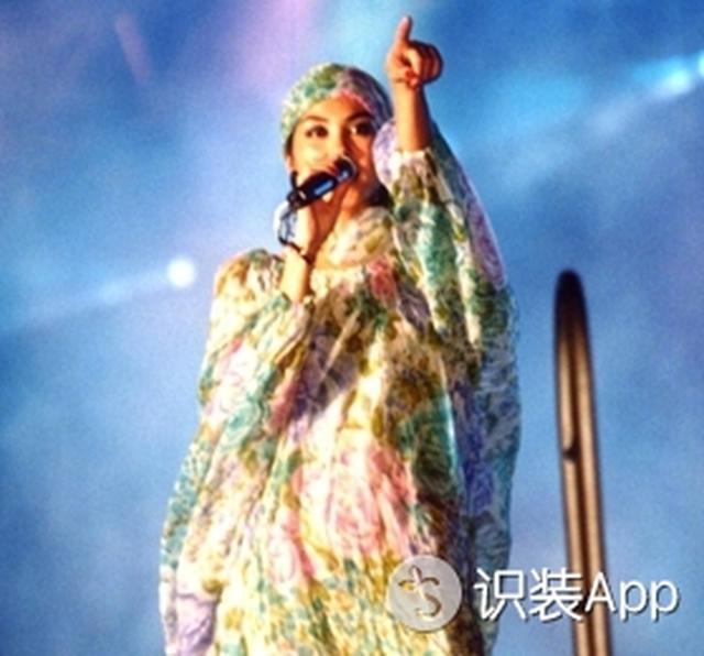 盘点 | 那些年王菲引领时尚潮流的演唱会经典造型~_凤凰网