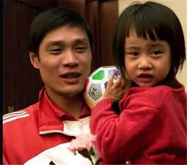 范志毅女儿继承大长腿基因 但这漂亮脸蛋不像他!