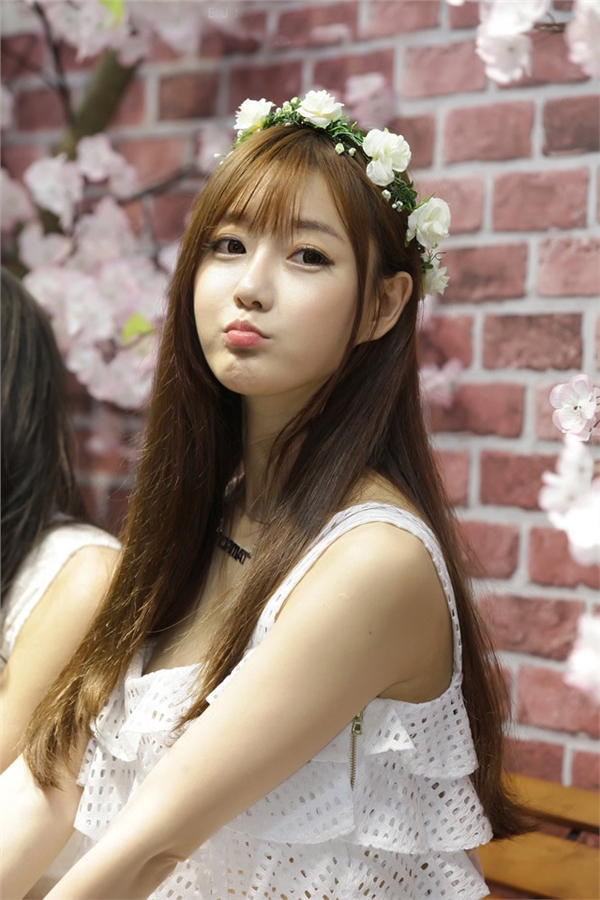 女儿奔丧路上女婿电话辱骂不让她回家,出殡未到场还发短信提离婚