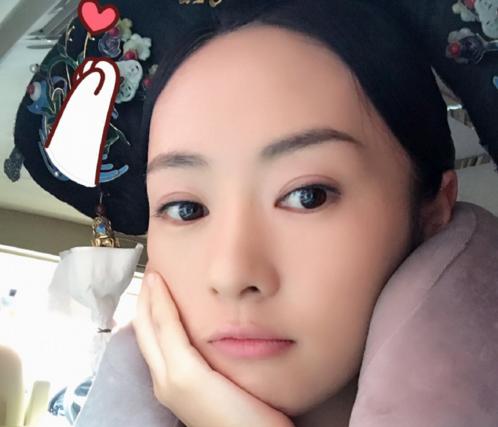 《民兵葛二蛋》,其中黄渤扮演的葛二蛋就对童谣扮演的孟喜子暗生情愫