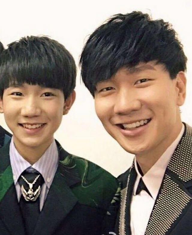 王源林俊杰互写亲笔信兄弟情暖心,但这字迹画风差别有点大啊