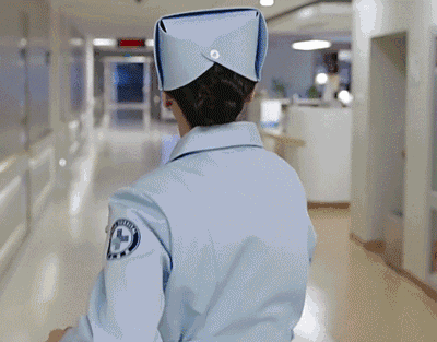 感情线的开始监护仪上面的数据和剧情对不上"手放的就不对上不能过肩