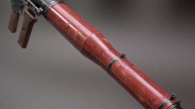 现代武器战场上一抹亮丽的万能爆破筒-rpg-7火箭筒