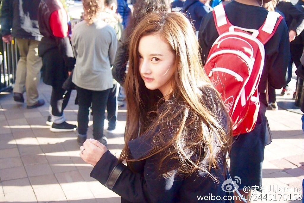 颜值逆天的舒畅表妹,居然跑去做"网红".还去撩了王俊凯?