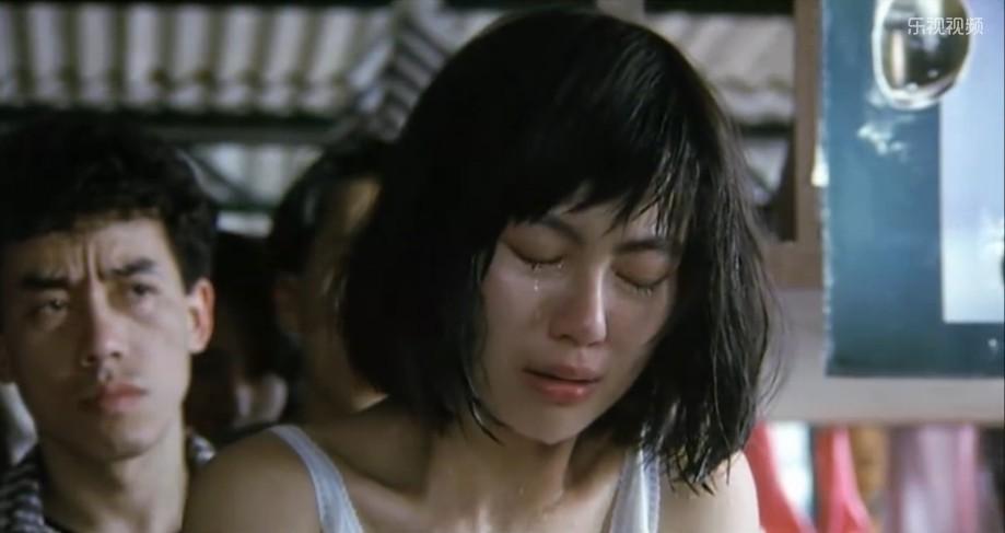 袁洁莹与张耀扬演《学校风云》时真是绝世美女,还有beyond的插曲