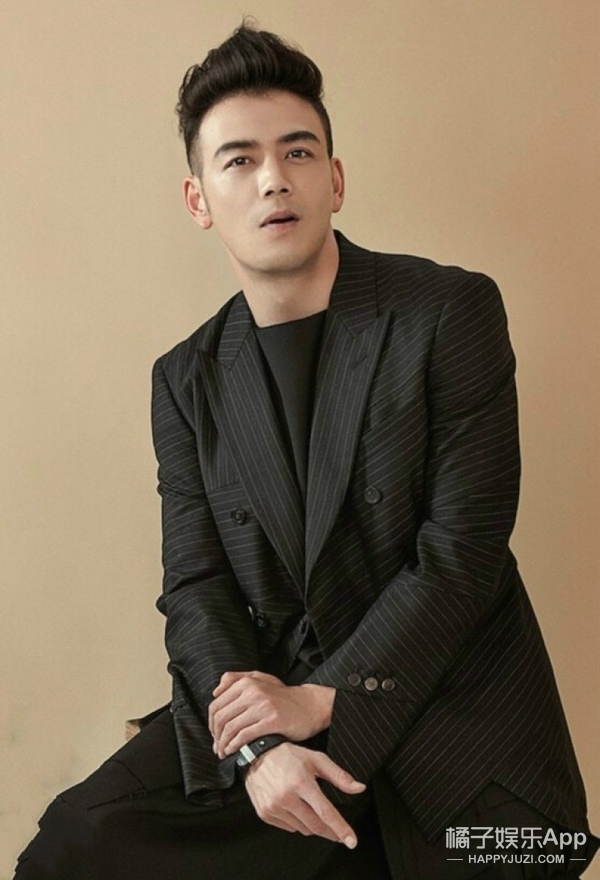 杨烁：荷尔蒙爆棚的小包总，年轻时也是一枚长发鲜肉_凤凰资讯